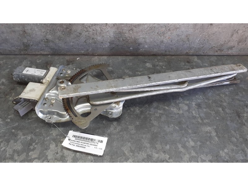 Recambio de elevalunas delantero izquierdo para toyota avensis berlina (t25) referencia OEM IAM 6982005050 ELECTRICO CON MOTOR