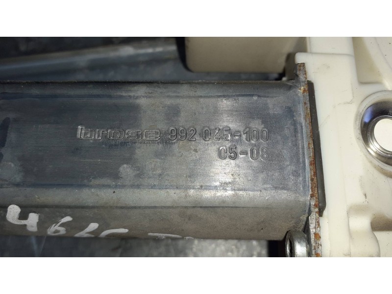 Recambio de elevalunas trasero derecho para toyota avensis berlina (t25) referencia OEM IAM 992045100 ELECTRICO CON MOTOR