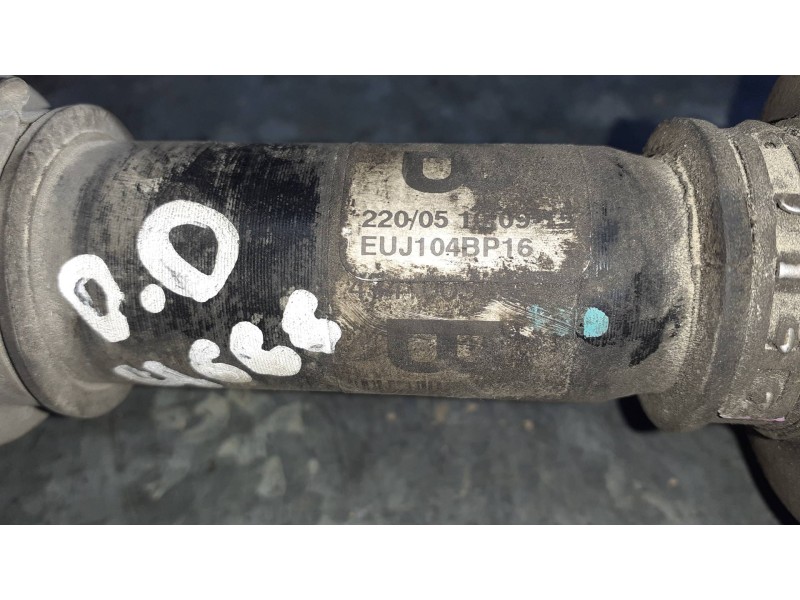 Recambio de transmision delantera derecha para toyota avensis berlina (t25) referencia OEM IAM 73322PJ104 4341005320 EUJ104BP16