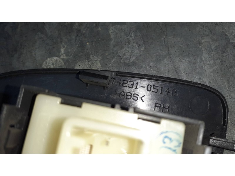 Recambio de mando elevalunas delantero derecho para toyota avensis berlina (t25) referencia OEM IAM 7423105140  