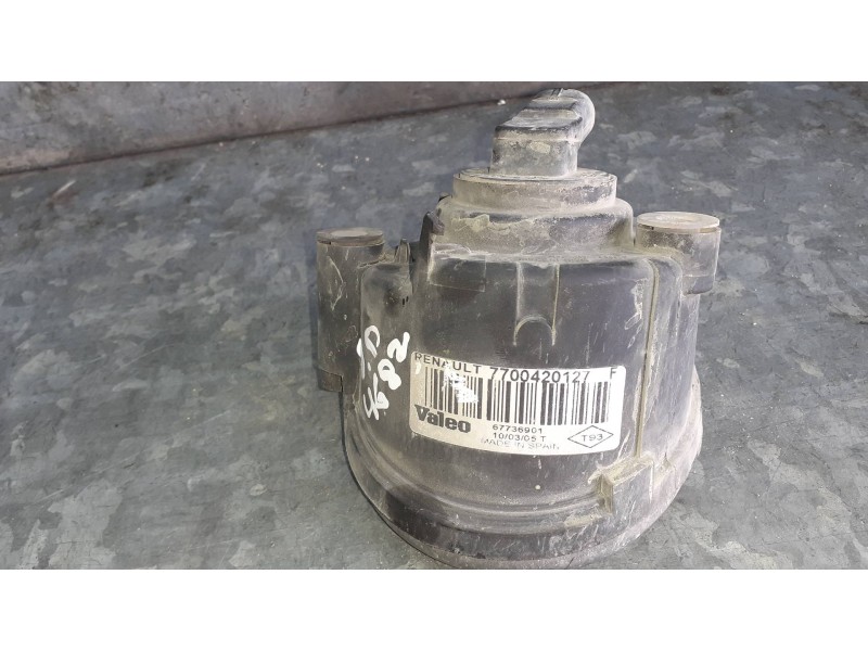 Recambio de faro antiniebla derecho para opel vivaro referencia OEM IAM 7700420127 67736901 VALEO