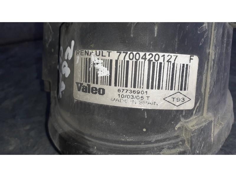 Recambio de faro antiniebla derecho para opel vivaro referencia OEM IAM 7700420127 67736901 VALEO