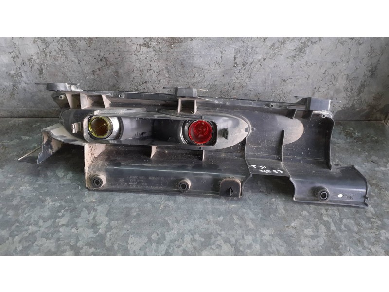 Recambio de piloto trasero derecho para opel vivaro referencia OEM IAM   