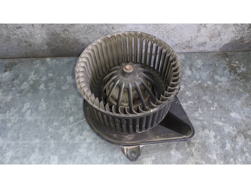 Recambio de motor calefaccion para opel vivaro referencia OEM IAM F964173T  