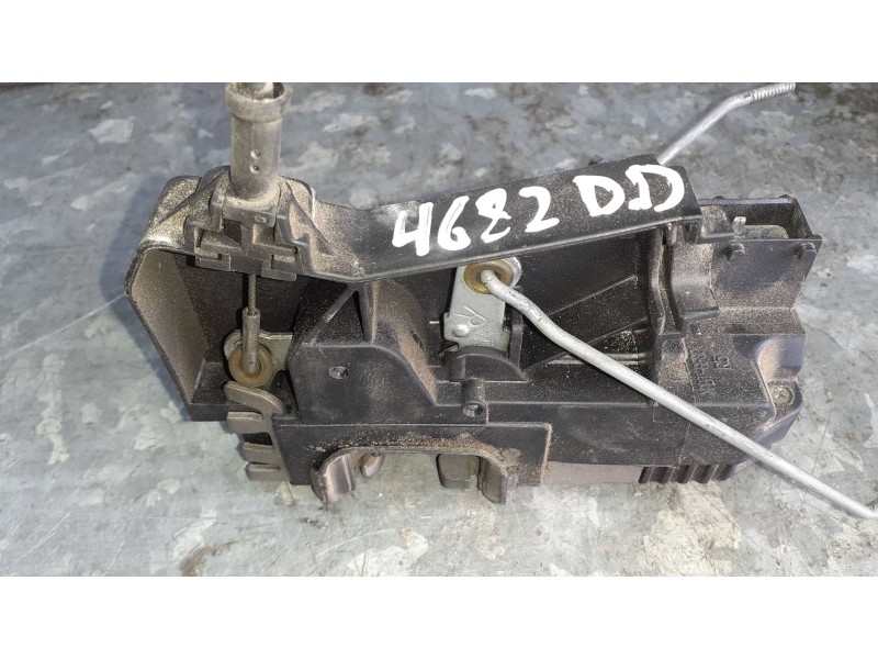 Recambio de cerradura puerta delantera derecha para opel vivaro referencia OEM IAM 8200008248 91166227 