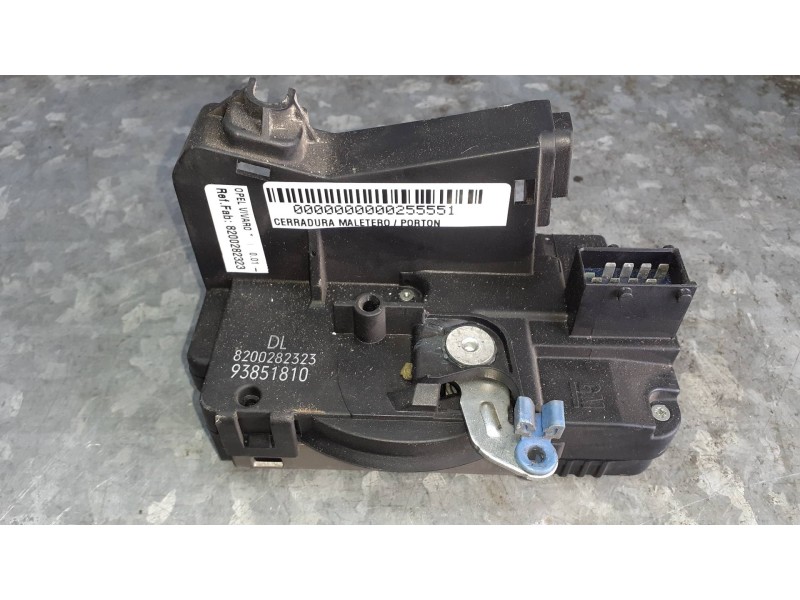 Recambio de cerradura maletero / porton para opel vivaro referencia OEM IAM 8200282323 93851810 