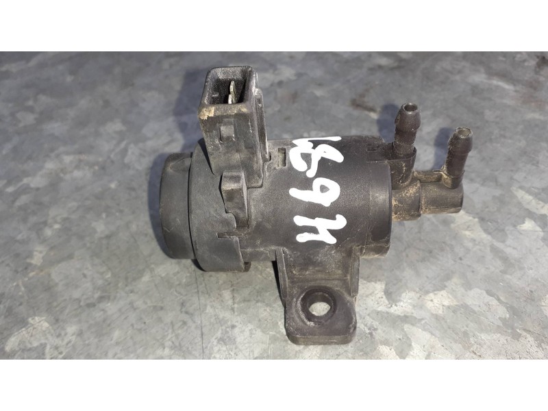 Recambio de valvula aire adicional para opel vivaro referencia OEM IAM 7700113071  