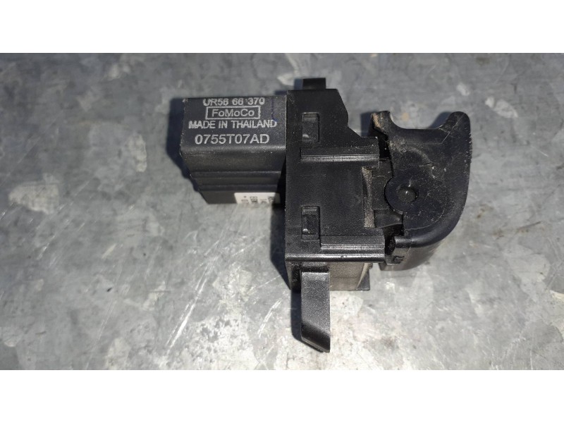Recambio de mando elevalunas trasero derecho para ford ranger (tke) doppelkabine 4x4 xl referencia OEM IAM AB3914529 0755T07AN 