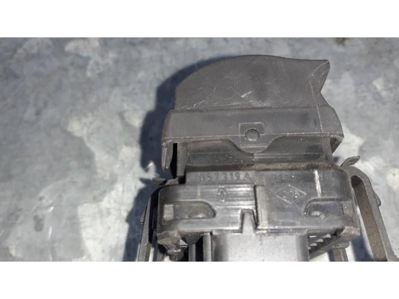 Recambio de mando elevalunas delantero izquierdo para opel vivaro referencia OEM IAM 057319A 9118 