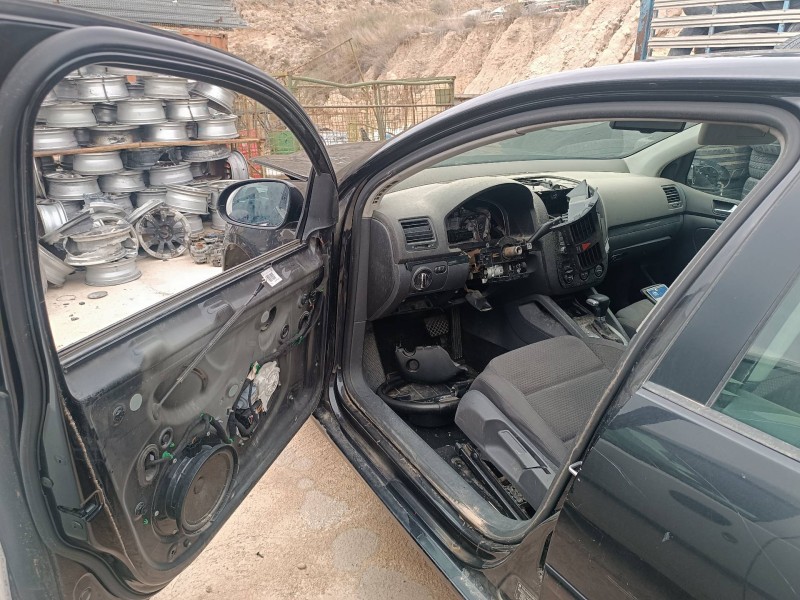 volkswagen golf v berlina (1k1) del año 2007