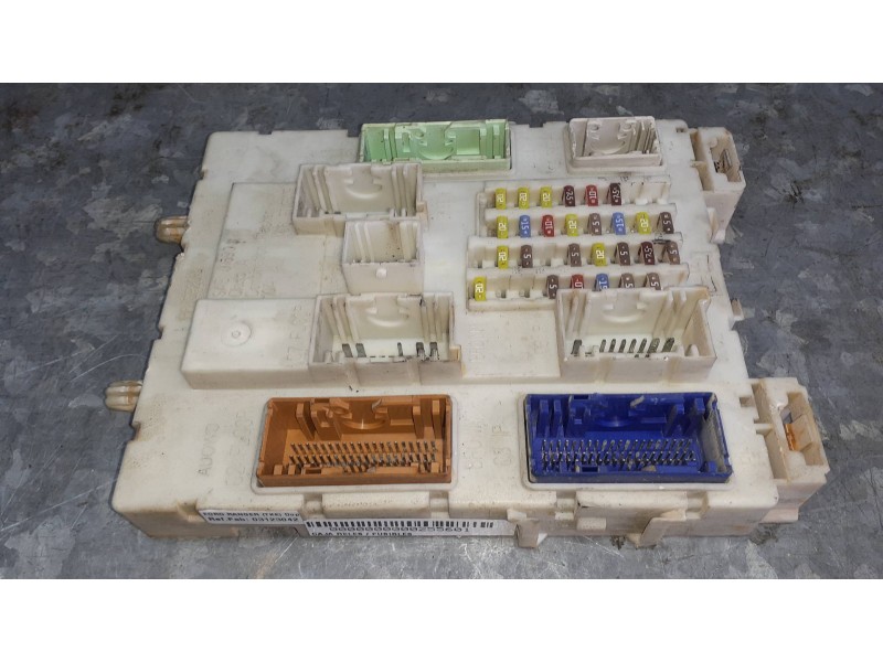 Recambio de caja reles / fusibles para ford ranger (tke) doppelkabine 4x4 xl referencia OEM IAM 03123042 523412F1 DB3914A073BC