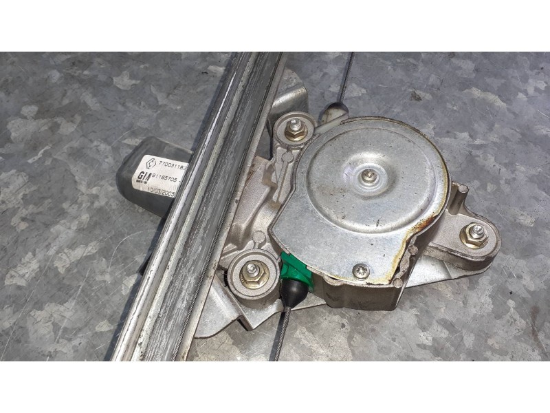 Recambio de elevalunas delantero derecho para opel vivaro referencia OEM IAM 7700311821 ELECTRICO CON MOTOR