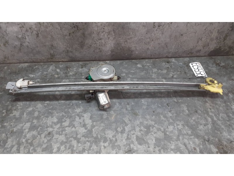 Recambio de elevalunas delantero izquierdo para opel vivaro referencia OEM IAM 7700311820 ELECTRICO CON MOTOR