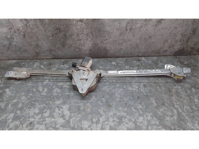 Recambio de elevalunas delantero izquierdo para opel vivaro referencia OEM IAM 7700311820 ELECTRICO CON MOTOR