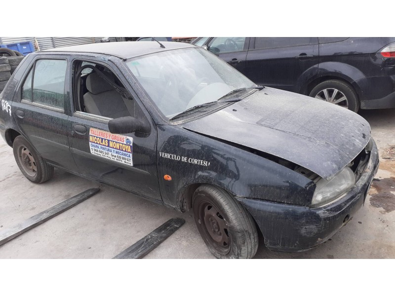 ford fiesta berlina del año 1998