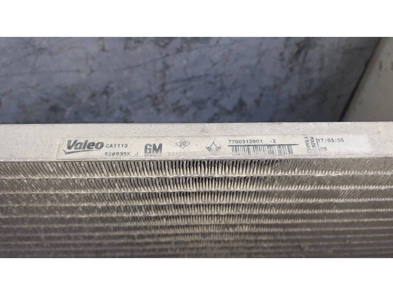 Recambio de condensador / radiador aire acondicionado para opel vivaro referencia OEM IAM 7700312901  