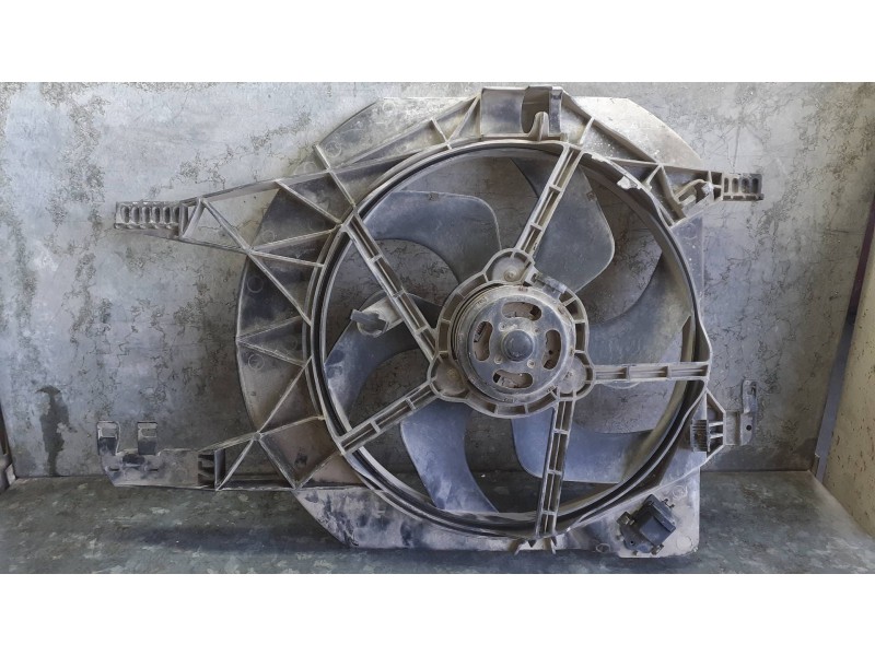 Recambio de electroventilador para opel vivaro referencia OEM IAM 1831247 8200151873E 