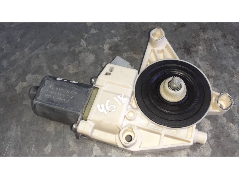 Recambio de motor elevalunas delantero izquierdo para mercedes-benz clase e (w212) lim. referencia OEM IAM 0130822637 A212906680