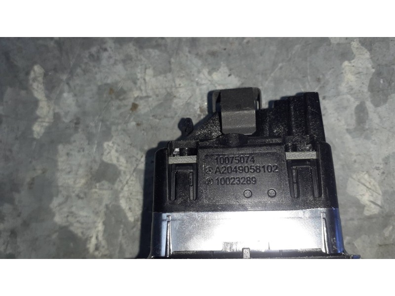 Recambio de mando elevalunas trasero derecho para mercedes-benz clase e (w212) lim. referencia OEM IAM A2049058102 10023289 1007