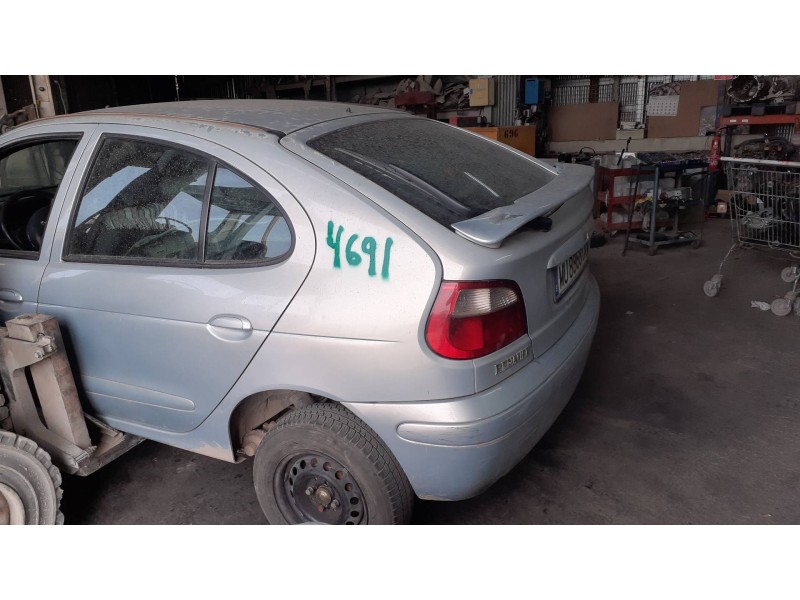 renault megane i fase 2 berlina (ba0) del año 2000