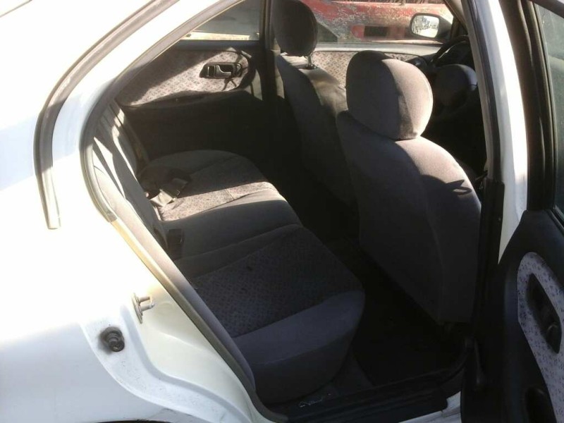 nissan primera berl./familiar (p10/w10) del año 1996