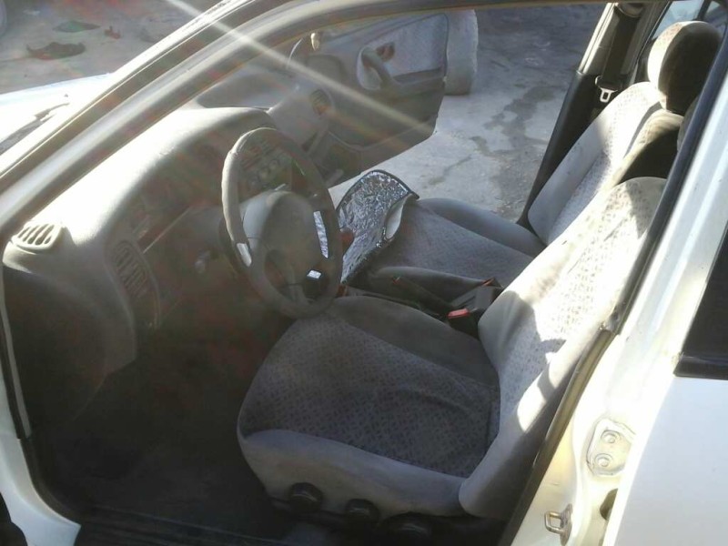 nissan primera berl./familiar (p10/w10) del año 1996