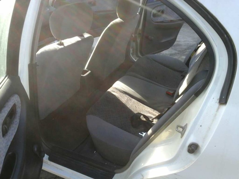 nissan primera berl./familiar (p10/w10) del año 1996