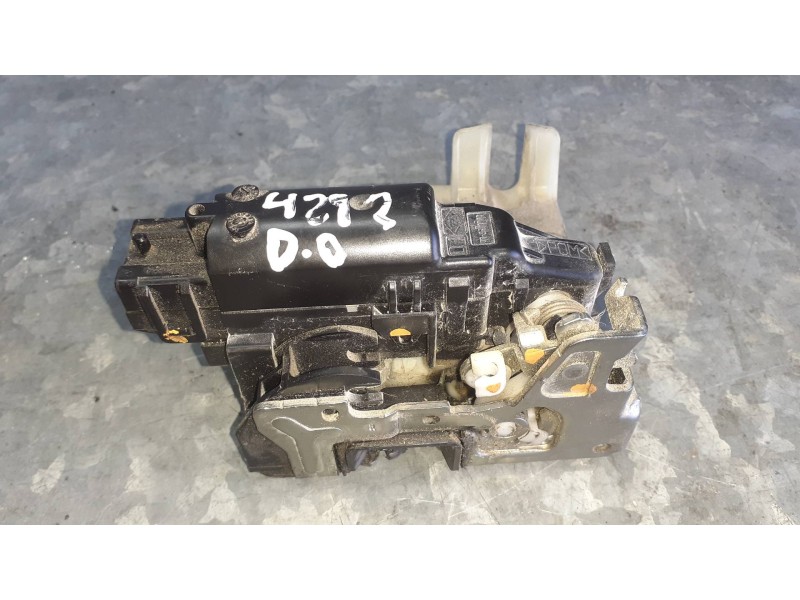 Recambio de cerradura puerta delantera derecha para dacia duster ambiance 4x2 referencia OEM IAM 2917B  