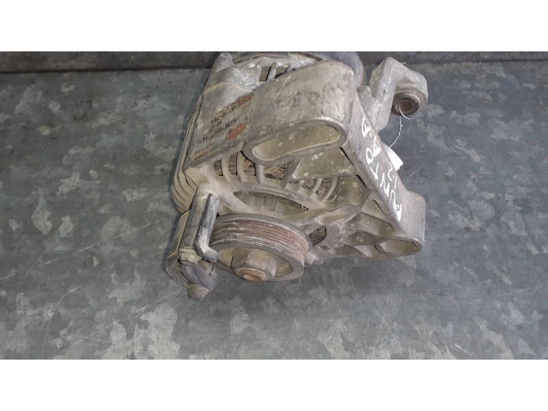Recambio de alternador para fiat punto berlina (188) referencia OEM IAM 83321604  