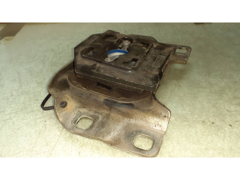 Recambio de soporte motor izquierdo para ford focus lim. business referencia OEM IAM V617M121 821901 322A69A