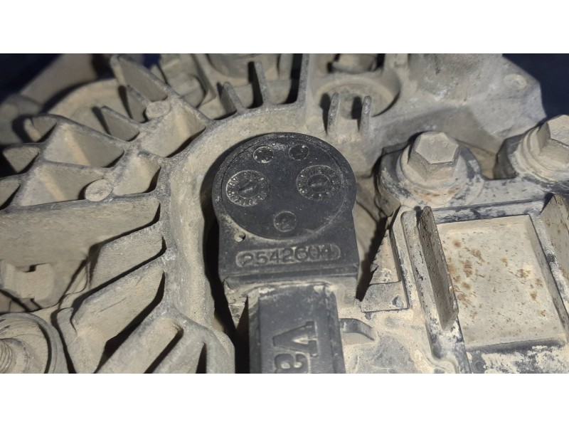 Recambio de alternador para fiat punto berlina (188) 1.3 16v multijet feel referencia OEM IAM 2542604  