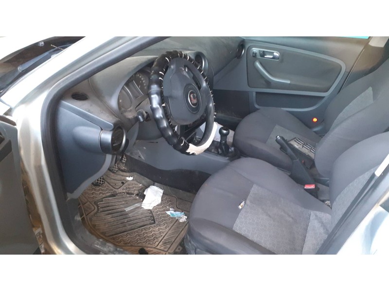 seat ibiza (6l1) del año 2008