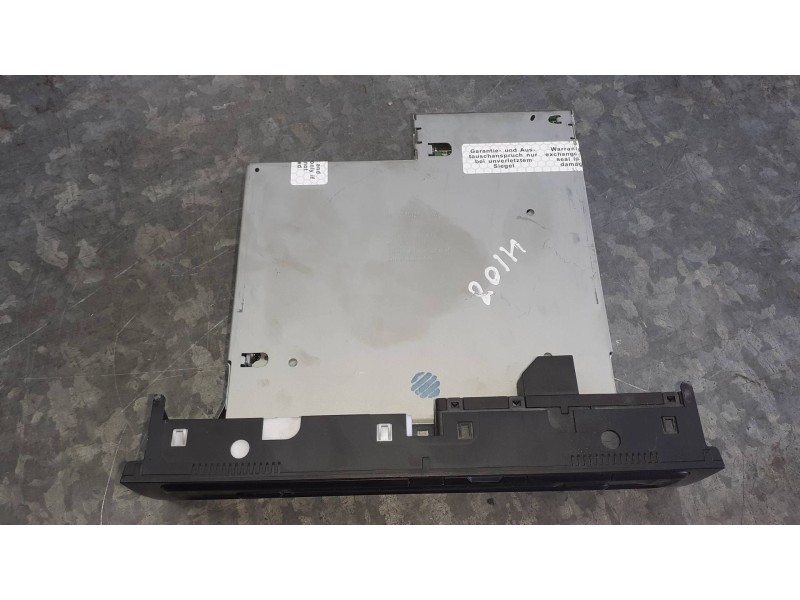Recambio de sistema audio / radio cd para audi a4 ber. (b8) básico referencia OEM IAM 8T1035110C  