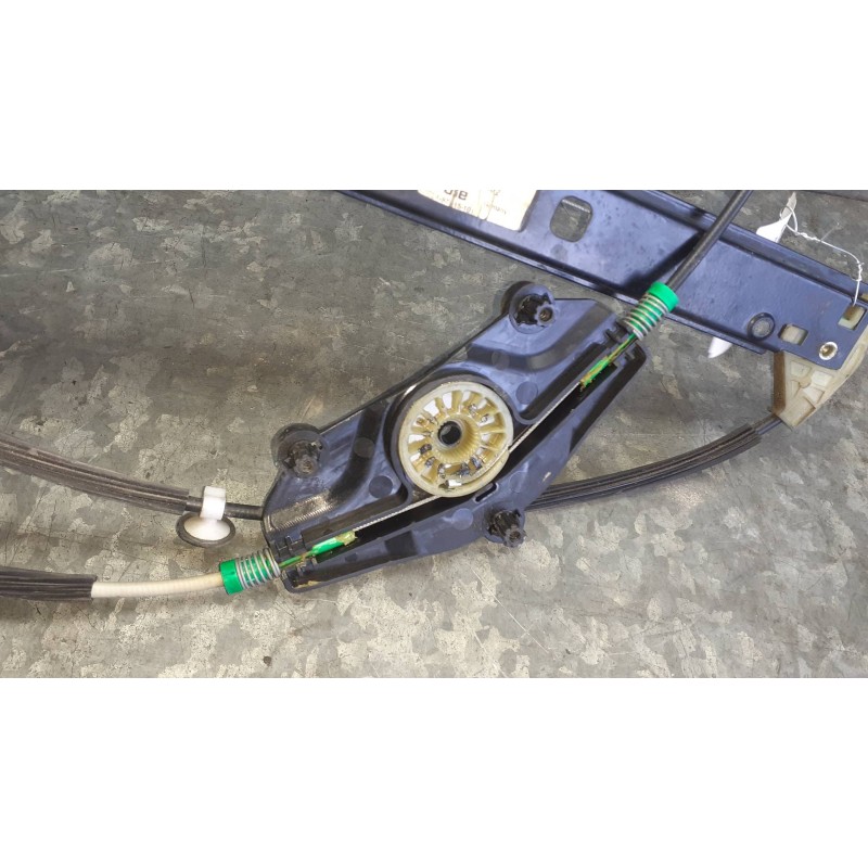 Recambio de elevalunas delantero derecho para audi a4 ber. (b8) básico referencia OEM IAM 8K0837462 ELECTRICO SIN MOTOR