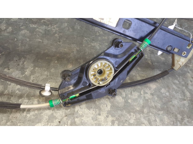 Recambio de elevalunas delantero derecho para audi a4 ber. (b8) básico referencia OEM IAM 8K0837462 ELECTRICO SIN MOTOR