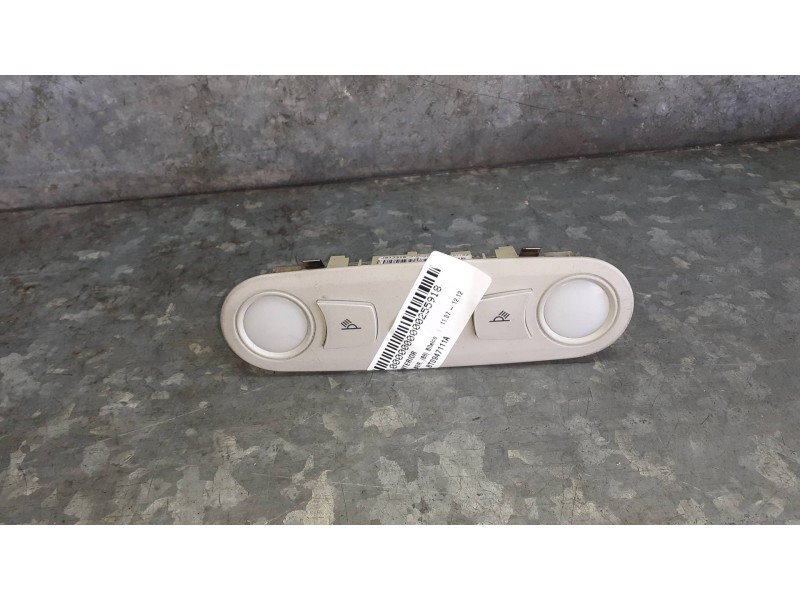 Recambio de luz interior para audi a4 ber. (b8) básico referencia OEM IAM 8T0947111A  4 PINES