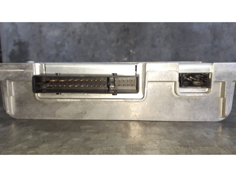 Recambio de amplificador de sonido para audi a4 ber. (b8) básico referencia OEM IAM 8T0035223G  