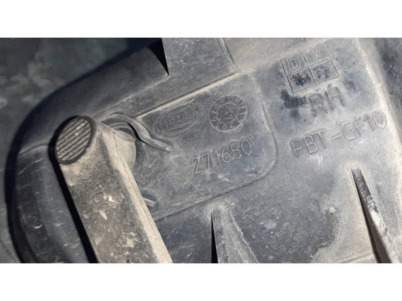 Recambio de faro antiniebla derecho para audi a4 ber. (b8) básico referencia OEM IAM 271650  2 PINES