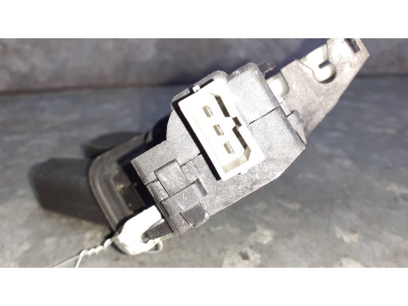Recambio de cerradura maletero / porton para audi a4 ber. (b8) básico referencia OEM IAM 4F5827505D  