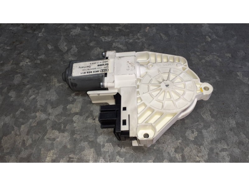 Recambio de motor elevalunas trasero izquierdo para audi a4 ber. (b8) básico referencia OEM IAM 8K0959811  