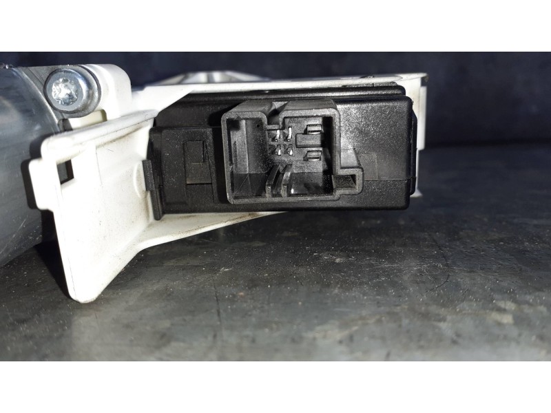 Recambio de motor elevalunas trasero izquierdo para audi a4 ber. (b8) básico referencia OEM IAM 8K0959811  