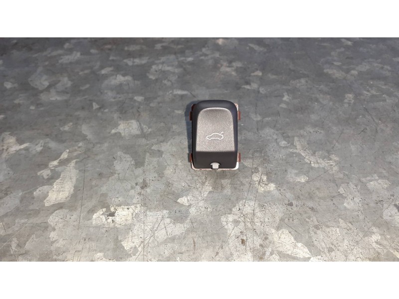 Recambio de interruptor para audi a4 ber. (b8) básico referencia OEM IAM 8K0959831 APERTURA MALETERO 4 PINES