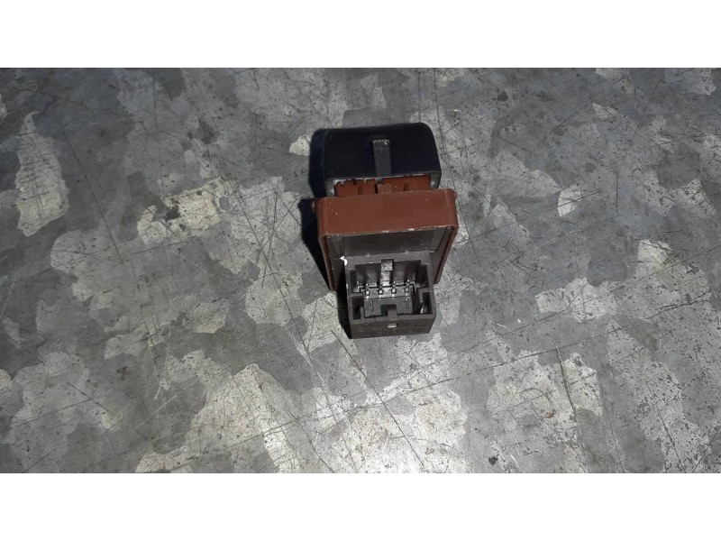 Recambio de interruptor para audi a4 ber. (b8) básico referencia OEM IAM 8K0959831 APERTURA MALETERO 4 PINES