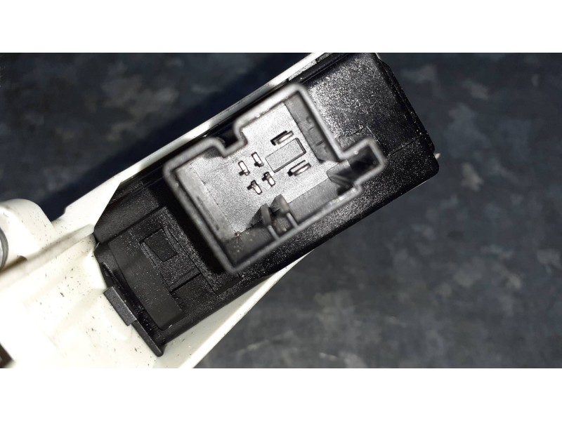 Recambio de motor elevalunas delantero izquierdo para audi a4 ber. (b8) básico referencia OEM IAM 8K0959801  