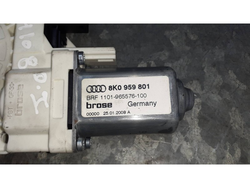 Recambio de motor elevalunas delantero izquierdo para audi a4 ber. (b8) básico referencia OEM IAM 8K0959801  