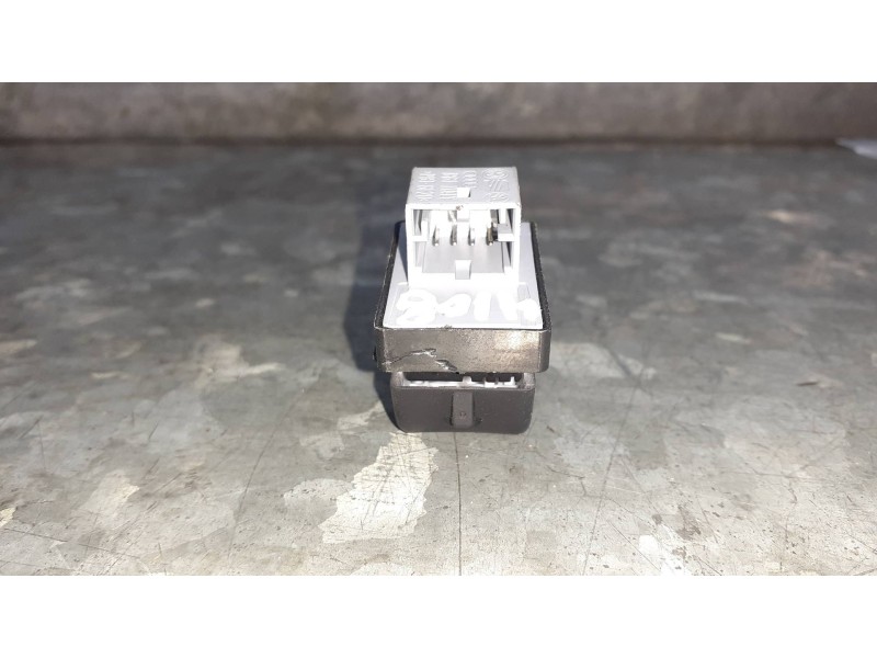 Recambio de mando elevalunas trasero izquierdo para audi a4 ber. (b8) básico referencia OEM IAM 8K0959855  4 PINES