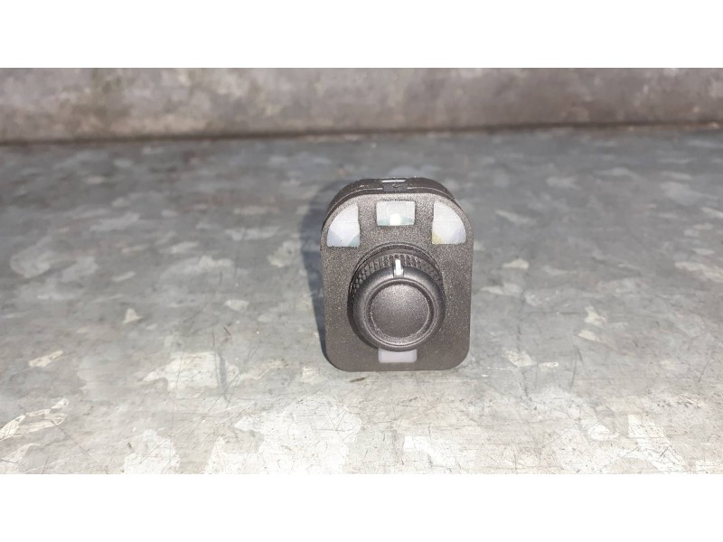 Recambio de mando retrovisor para audi a4 ber. (b8) básico referencia OEM IAM 8K0959565A  4 PINES