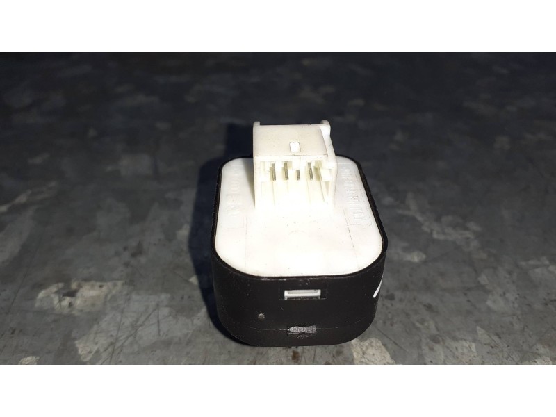 Recambio de mando retrovisor para audi a4 ber. (b8) básico referencia OEM IAM 8K0959565A  4 PINES