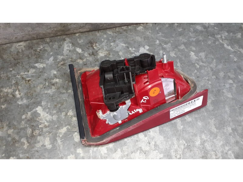 Recambio de piloto trasero derecho interior para audi a4 ber. (b8) básico referencia OEM IAM 8K5945094  