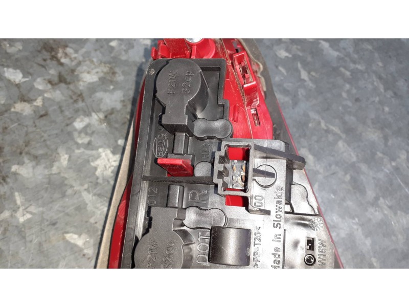 Recambio de piloto trasero derecho interior para audi a4 ber. (b8) básico referencia OEM IAM 8K5945094  